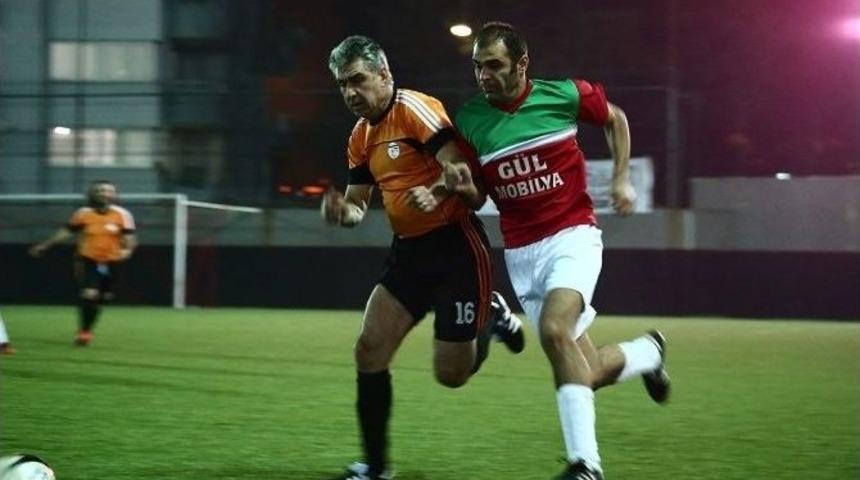 &Ccedil;iğli&rsquo;de Nostalji Dostluk Turnuvası Heyecanı