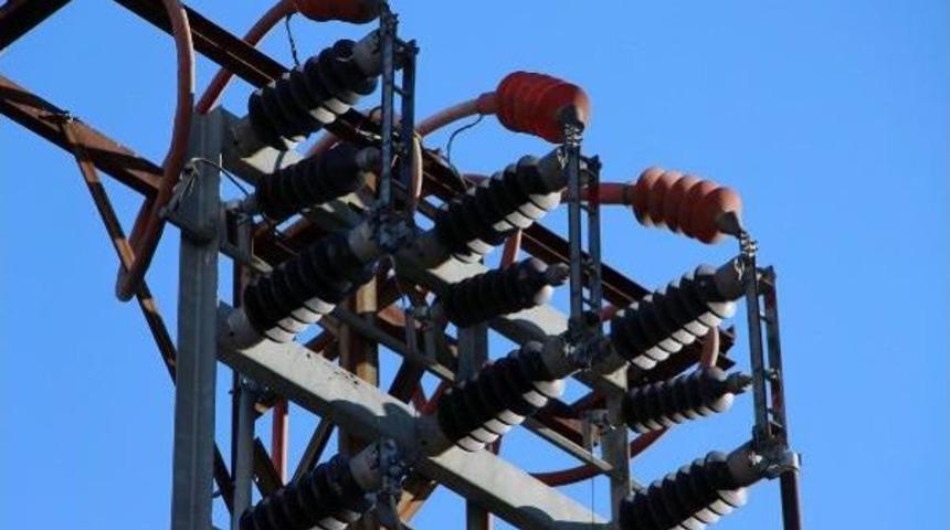 Okul Bah&ccedil;esindeki Trafo, 3 Saat Tehlike Sa&ccedil;tı