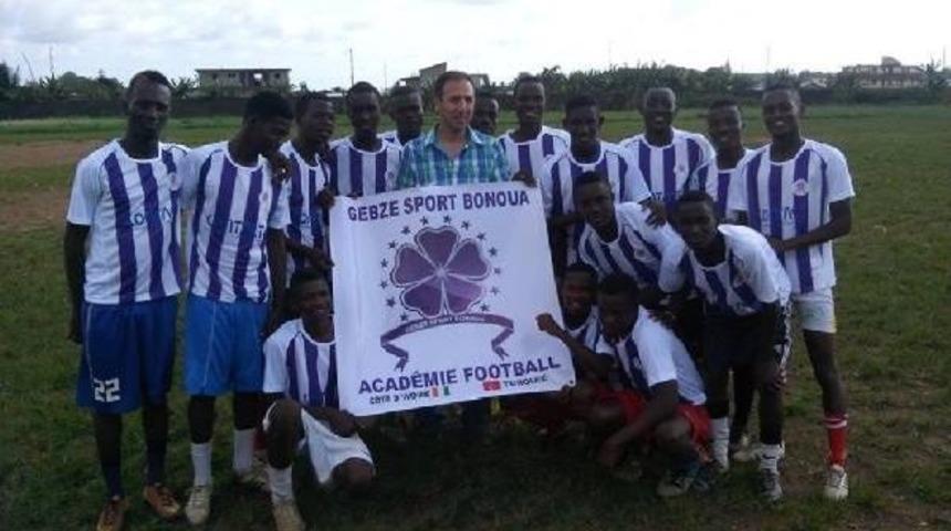 Amat&ouml;r Lig Takımı Gebzespor, Fildişi Sahili'nde Futol Okulu A&ccedil;tı