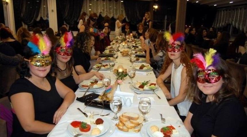 Bandırma&rsquo;daki Hemşireler G&ouml;n&uuml;llerince Eğlendi