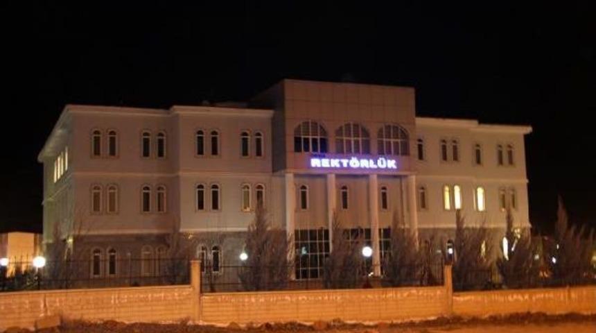 &Uuml;niversitedeki Eyleme Polis M&uuml;dahalesi