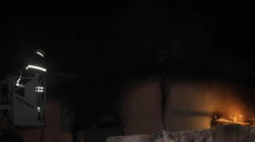 Yangında Annesinin Kurtardığı &Ccedil;ocuk Hayatını Kaybetti