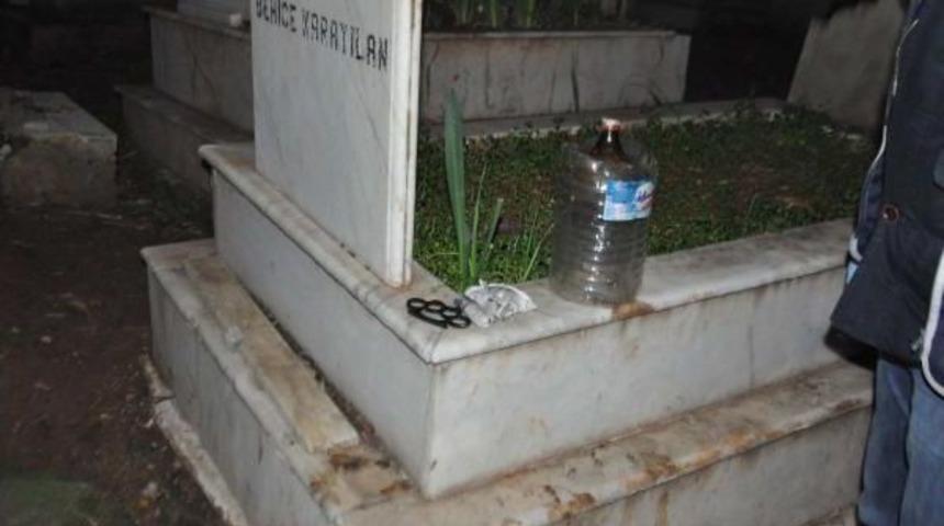 Mezarlıkta Uyuşturucu Operasyonu