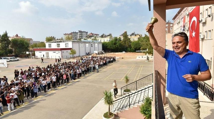 Başkan Uysal, İlk Ders Zilini &Ccedil;aldı