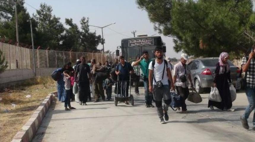 Bayramı &Uuml;lkelerinde Ge&ccedil;iren 25 Bin Suriyeli T&uuml;rkiye'ye D&ouml;nd&uuml;