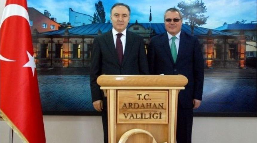 Erzurum Valisi Dr. Ahmet Altıparmak&rsquo;dan Vali Deniz&rsquo;e Nezaket Ziyareti