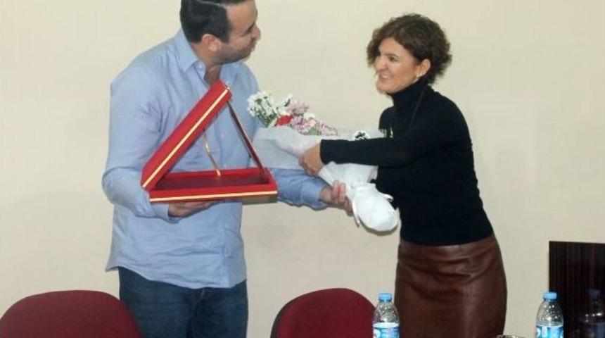 Şef Burak Bozok Erzincan &Uuml;niversitesi &Ouml;ğrencileriyle Bir Arada