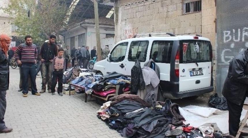 Suriyeliler, Sabah Pazarında Tezgah A&ccedil;ıyor