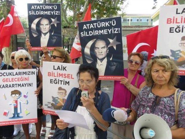 Kadık&ouml;y de M&uuml;fredat Protestosu 1