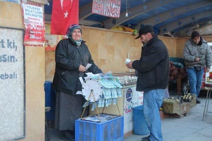 Yeni Yıla Sayıla Günler Kala Yılbaşı Biletlere İlgi Fazla G5