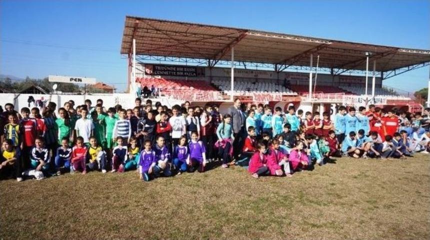 Sarıg&ouml;l&rsquo;de Atat&uuml;rk Kır Koşusu