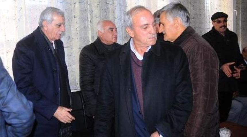 Ahmet T&uuml;rk'&uuml;n Araya Girmesi İle 2 Aile Barıştırıldı