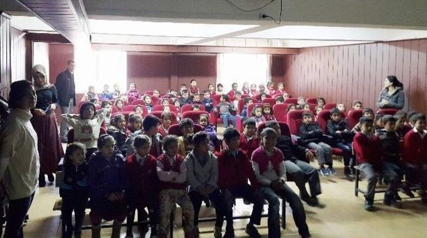 Sağlık Y&uuml;ksekokulu &Ouml;ğrencilerinden Hijyen Eğitimi