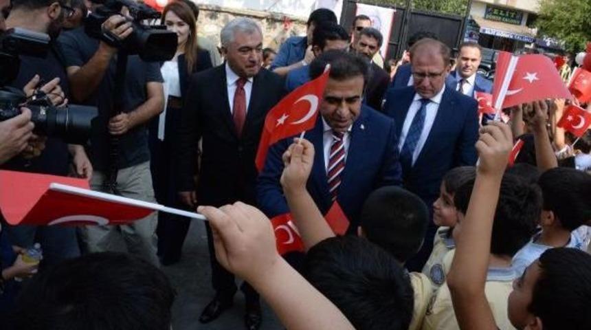 Diyarbakır'da Yeni Eğitim Yılı T&ouml;renle Başladı