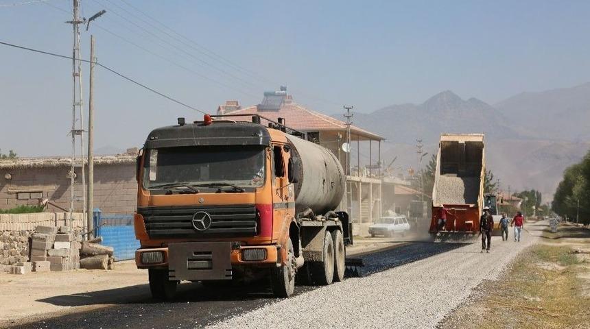 Develi Belediyesinin Sindelh&ouml;y&uuml;k&rsquo;teki Hizmetleri Devam Ediyor