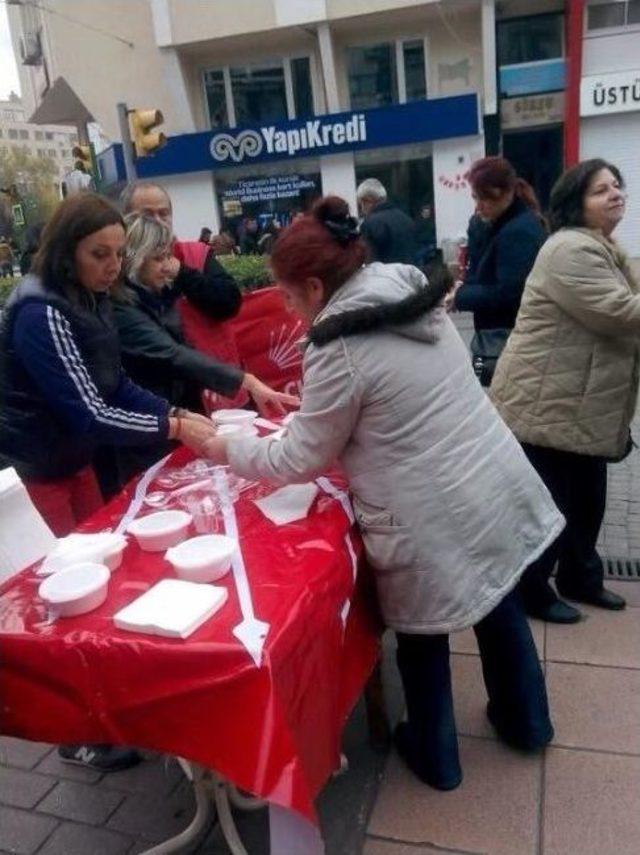 Chp Tepebaşı İlçe Yönetiminden Aşure Etkinliği