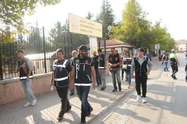 Eskişehir'de Okul Önlerinde Polis Denetimi