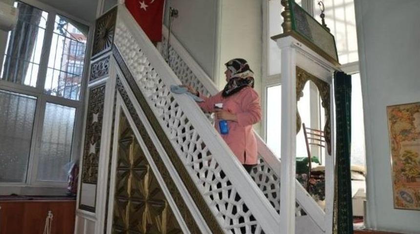 Uşak&rsquo;da Camiler Temizleniyor