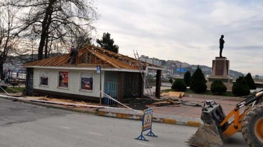 Park İ&ccedil;indeki İtfaiye Binası Yıkılıyor