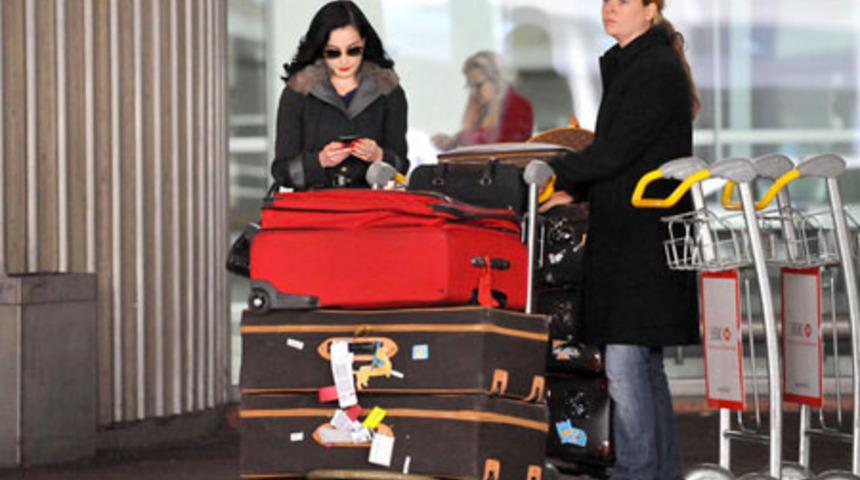 &Uuml;nl&uuml;ler Ka&ccedil; Bavulla Seyahat Eder?