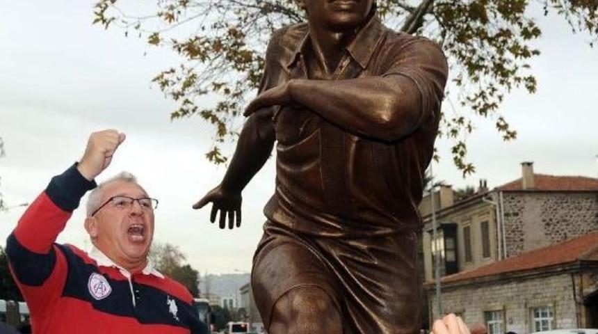 Altınordu'nun Efsanesinin Heykeli A&ccedil;ıldı