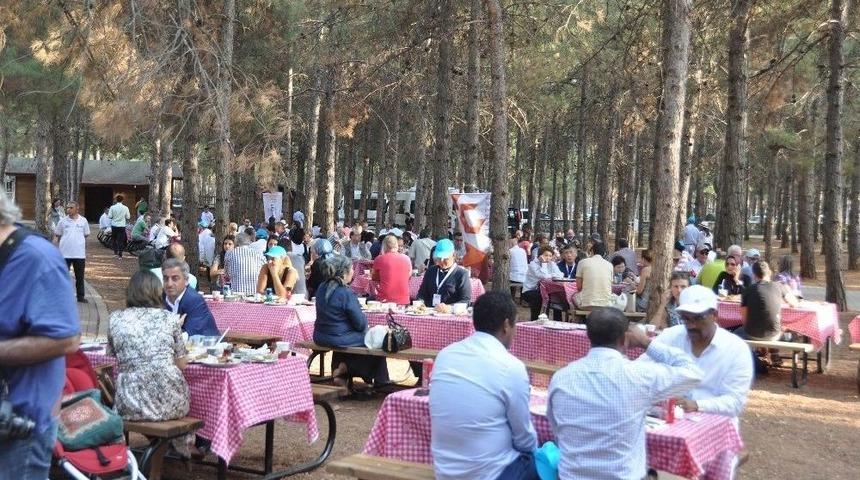 Savaşın &Ccedil;ocuklarından B&uuml;y&uuml;kel&ccedil;ilere Konser