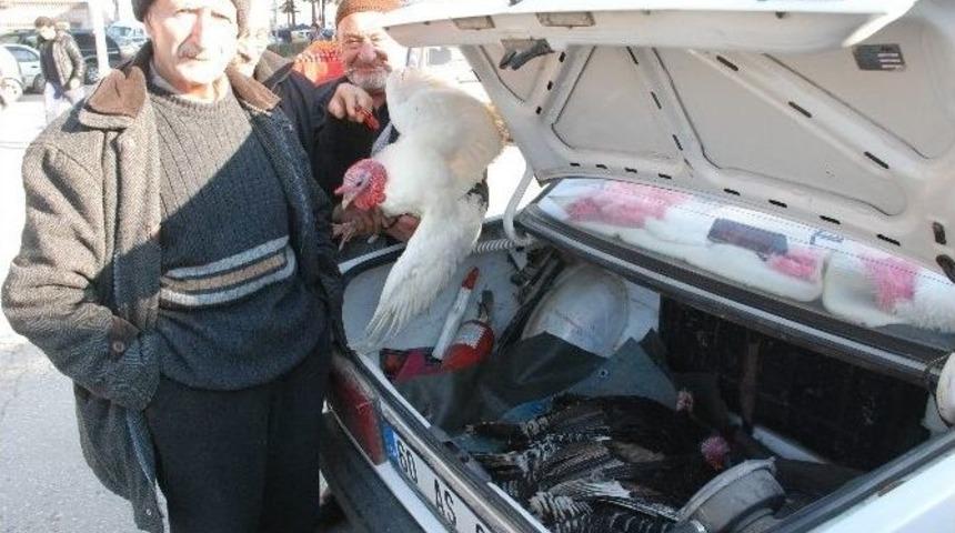 Otomobil Bagajında Hindi Satışı