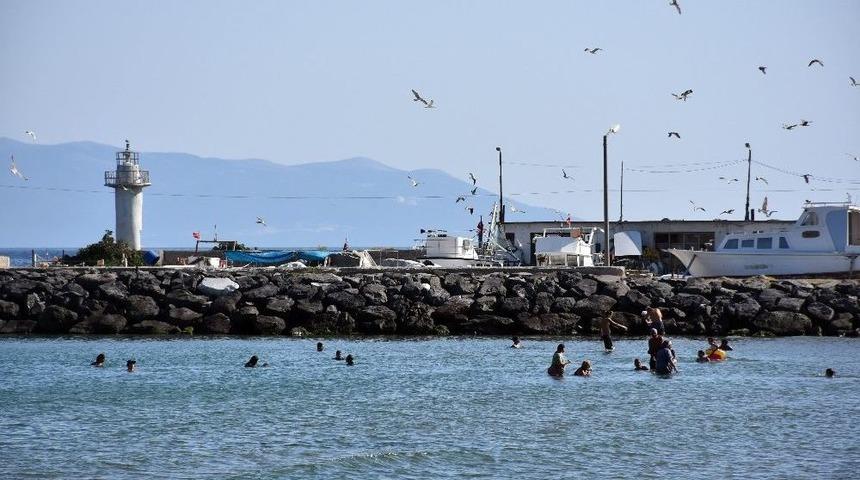 Tekirdağ&rsquo;da Vatandaşlar Sahile Koşuyor