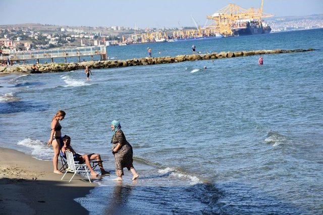 Tekirdağ’da Vatandaşlar Sahile Koşuyor