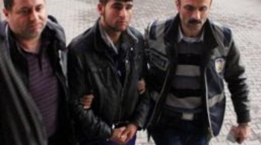 Oto Fareleri Su&ccedil;&uuml;st&uuml; Yakalandı