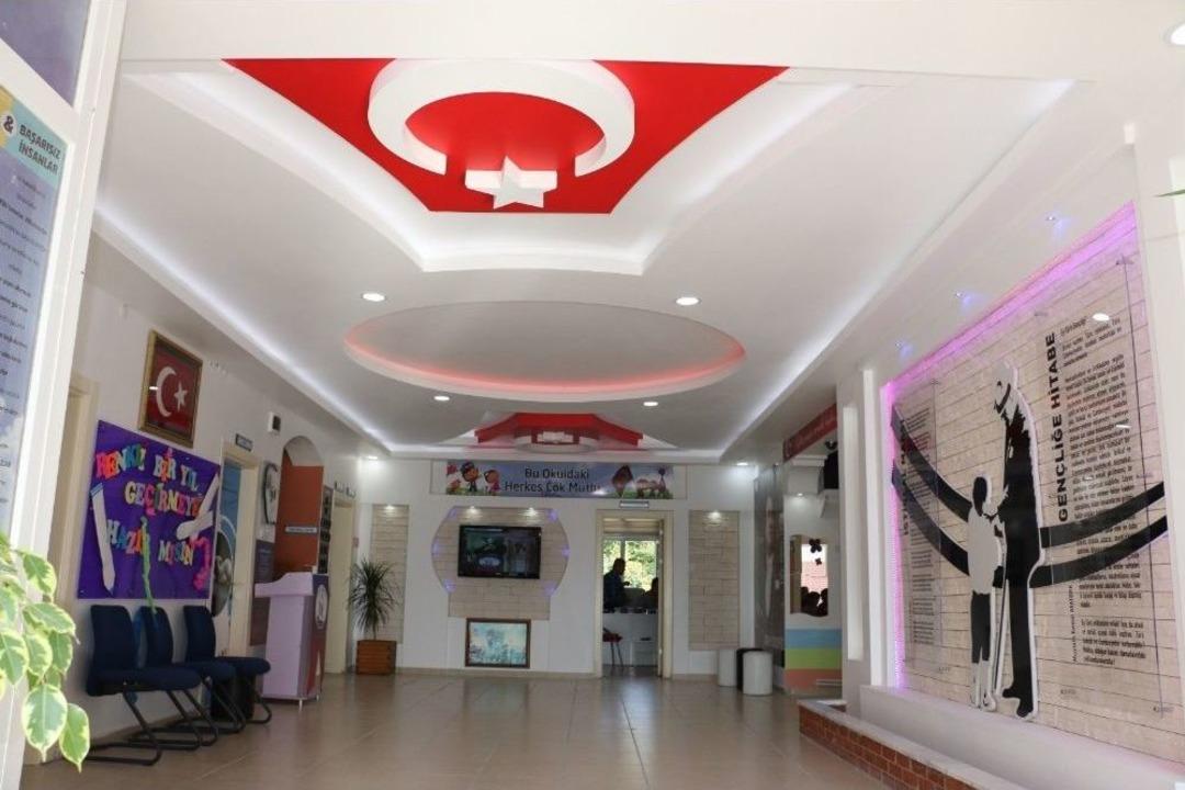 K&ouml;y Okulunu &Ouml;zel Okul Konforunda Yaptılar