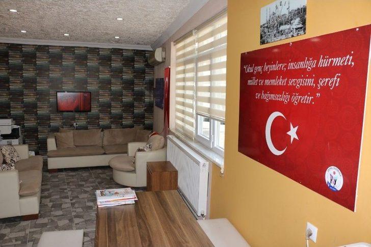 Köy Okulunu Özel Okul Konforunda Yaptılar G1