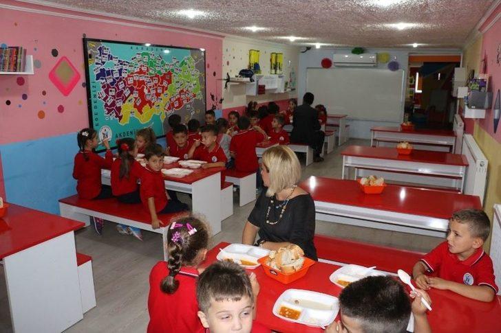 Köy Okulunu Özel Okul Konforunda Yaptılar G4