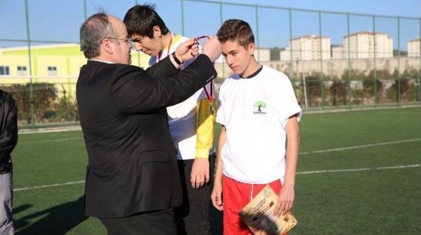 Şehitkamil Belediyesi Usta Kramponlar Ve Eldivenleri &Ouml;d&uuml;llendirdi