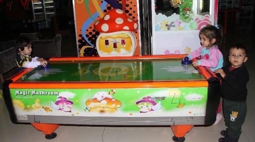 Vanlı Miniklerden Erken Yılbaşı Etkinliği