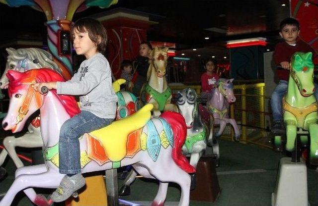 Vanlı Miniklerden Erken Yılbaşı Etkinliği 2