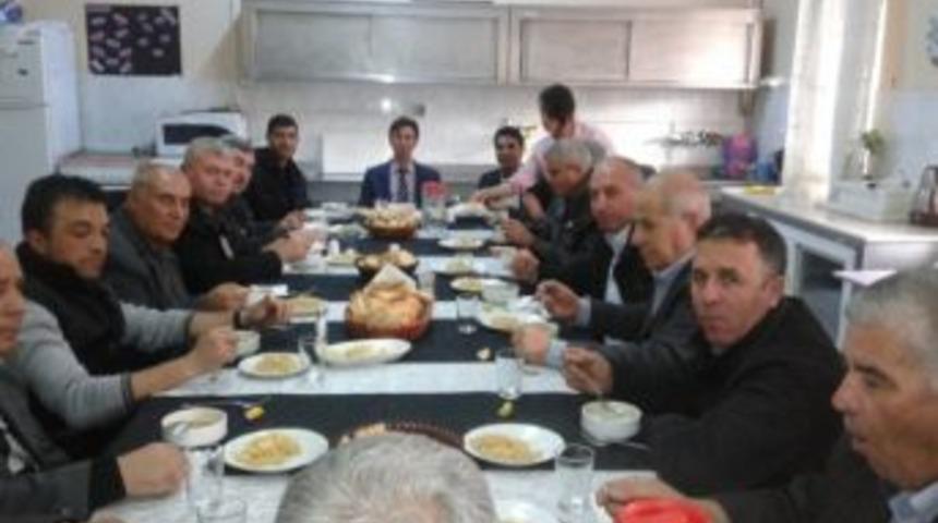 Sandıklı&rsquo;daki Okul Servisi Şof&ouml;rleri Onuruna Yemek