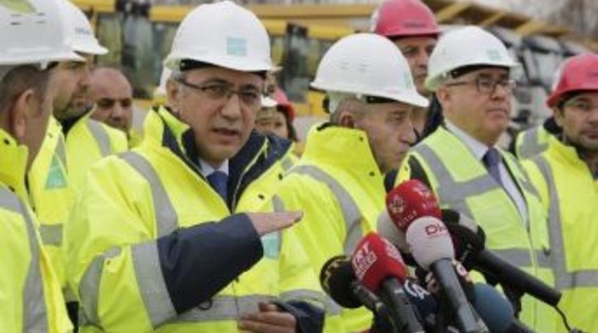 Bakan Elvan, 3&rsquo;&uuml;nc&uuml; Havalimanındaki &Ccedil;alışmaları Anlattı