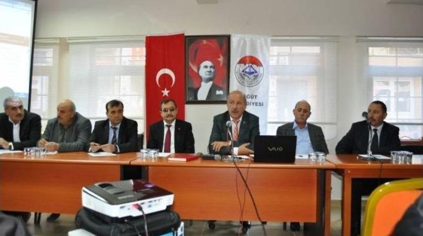 S&ouml;ğ&uuml;t Belediye Başkanı 2014 Yılı Faaliyetlerine Halka Rapor Etti