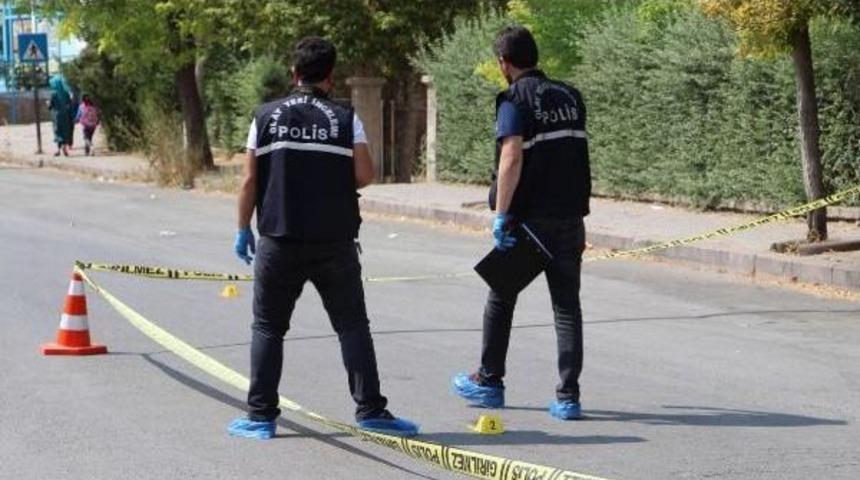 Tunahan, Okulun Ilk G&uuml;n&uuml; Servis Aracının Altında Kalıp &Ouml;ld&uuml;