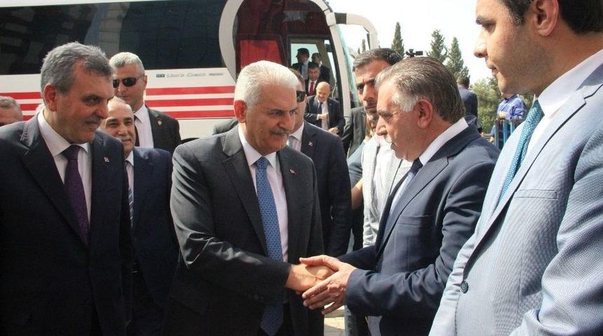 Başbakan Yıldırım Ak Parti İl Başkanlığını Ziyaret Etti