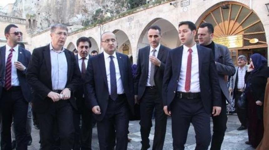 Akdoğan: Vatandaş &Ccedil;&ouml;z&uuml;m S&uuml;recinde H&uuml;k&uuml;meti Takip Etsin (2)