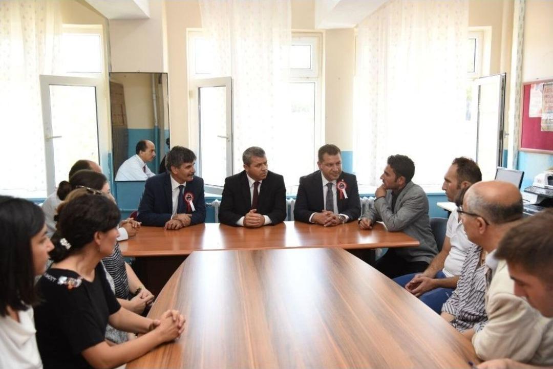 Şamlı&rsquo;da Yenilenen Okulda Yeni Eğitim D&ouml;nemi Başladı