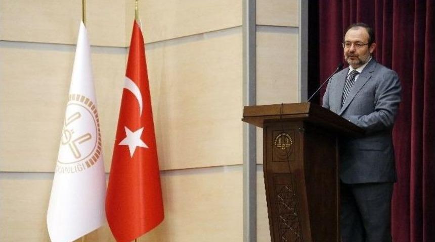 Diyanet İşleri Başkanı G&ouml;rmez: &ldquo;m&uuml;ft&uuml; Şehrin Dini, Manevi, Ahlaki Ve K&uuml;lt&uuml;rel Hayatını Ayakta Tutan İnsandır&rdquo;