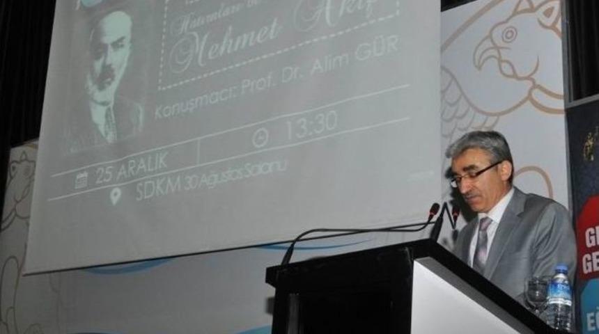 Mehmet Akif Ersoy &Ouml;l&uuml;m&uuml;n&uuml;n 78. Yıld&ouml;n&uuml;m&uuml;nde Anıldı