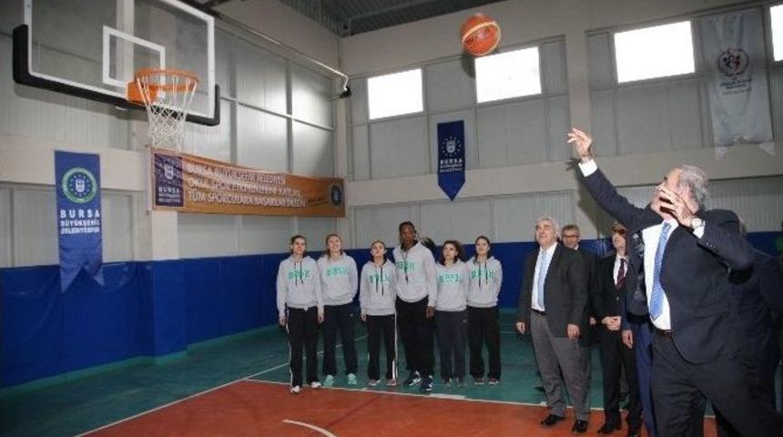 Harmancık Okul Sporları Şenliği Coşkulu Başladı