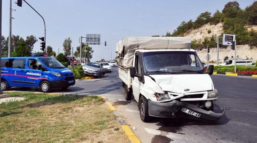 Manavgat&rsquo;ta Trafik Kazası: 1 Yaralı