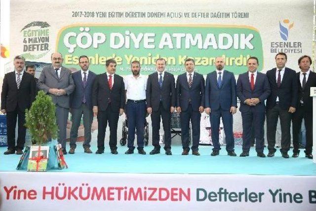 Esenler'de Çöpten Çıkan 4 Milyon Defter Eğitime Kazandırıldı