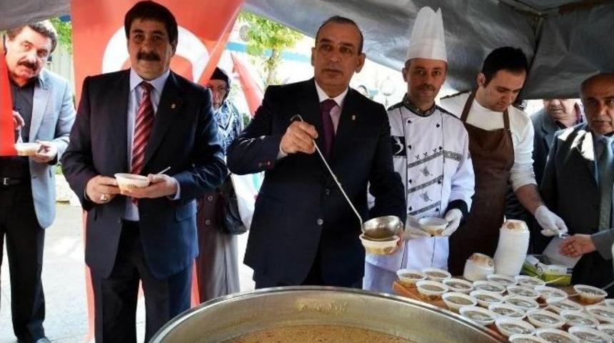 Konesob&rsquo;tan Esnaf Ve Vatandaşlara Aşure İkramı