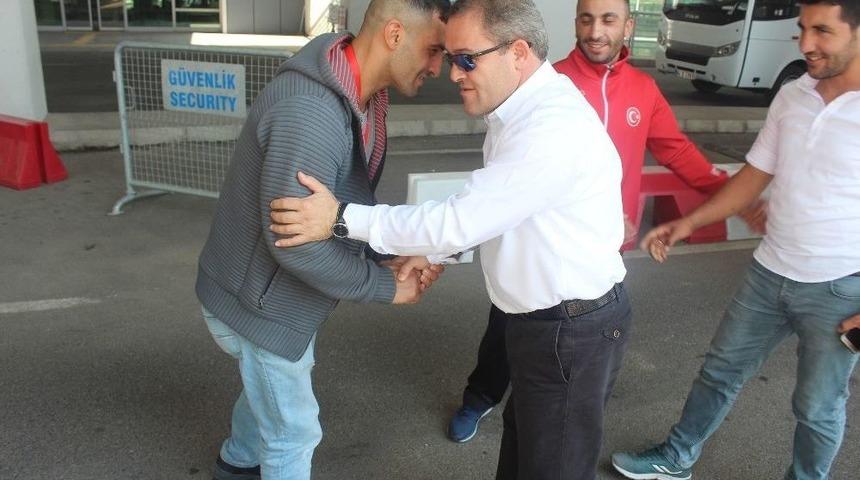 T&uuml;rkiye Şampiyonu Mehmet Ali&rsquo;nin Tek Hedefi D&uuml;nya Şampiyonluğu